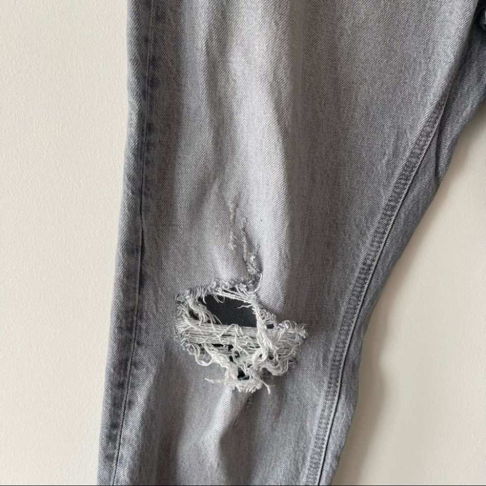 ❌SOLD❌ 𝅺Zara high rise slim straight grey jeans distressed women's size 8 - Picture 12 of 13